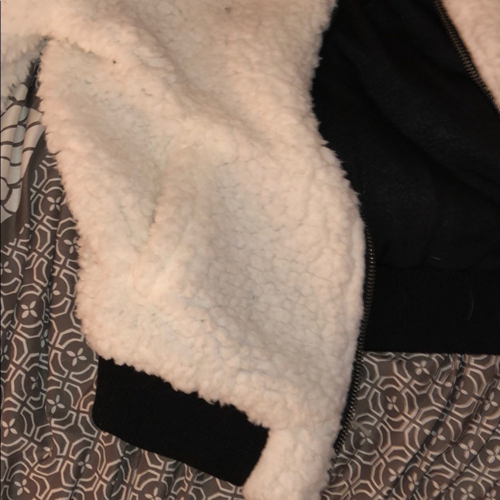 Fuzzy jacket - Picture 6 of 8